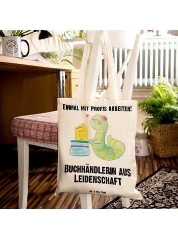 Mr. & Mrs. Panda Tragetasche Buchhändlerin Leidenschaft mit Spruch in Creme