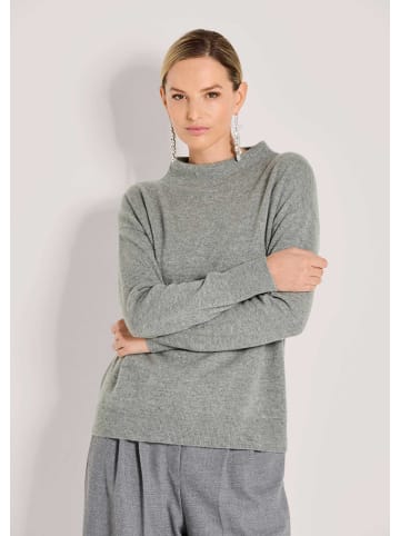 MADELEINE Eleganter Strickpullover mit Stehkragen in steingrau / melange