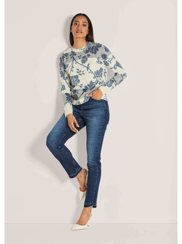 MADELEINE Rundhals-Pullover im Muster-Mix in wollweiß / marine / multicolor