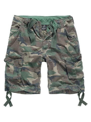 Brandit Cargo Shorts in olive camo