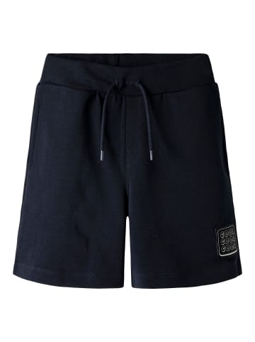 name it Shorts in Salute