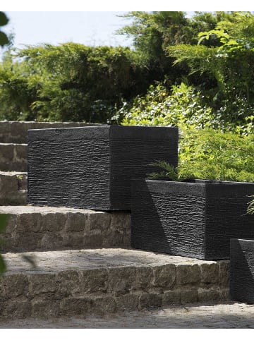 Beliani Outdoor Blumentopf MYRA in Schwarz - (W) 80 x (H) 38 x (L) 37 cm