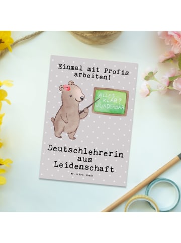 Mr. & Mrs. Panda Postkarte Deutschlehrerin Leidenschaft mit Spruch in Grau Pastell