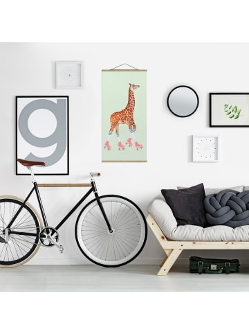 WALLART Stoffbild - Jonas Loose - Giraffe mit Rollschuhen in Grün