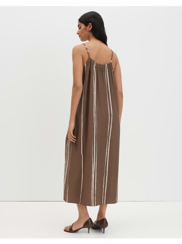 someday. Qwiata Gestreiftes Midi-Kleid in Hazelnut