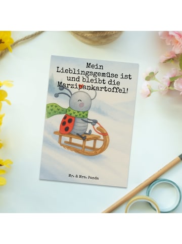 Mr. & Mrs. Panda Postkarte Smörle Rodeln Design mit Spruch in Weiß