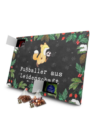Mr. & Mrs. Panda Adventskalender Fußballer Leidenschaft mit Spruch in Kreidetafel