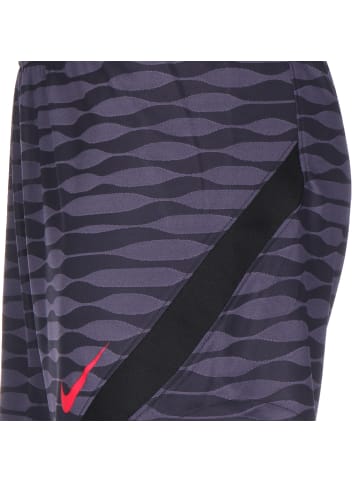 Nike Performance Trainingsshorts Strike 21 in schwarz / lila