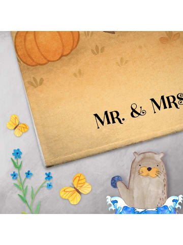 Mr. & Mrs. Panda Handtuch Fledermaus Gespenster Design mit Spruch in Weiß