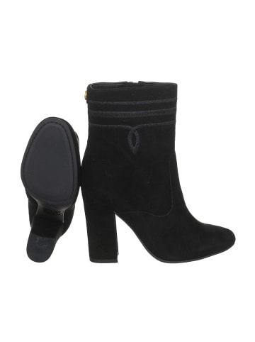 Guess Shoes Ankle Boots in Black