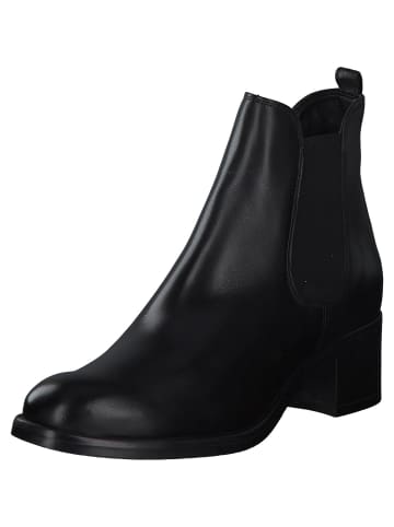 Tamaris Chelsea Boots in BLACK