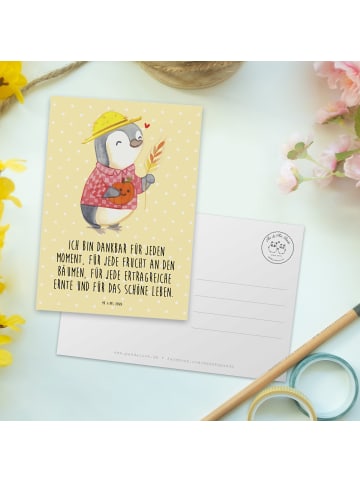 Mr. & Mrs. Panda Postkarte Erntedankfest Pinguin mit Spruch in Gelb Pastell