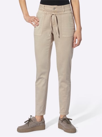Heine Hose in sand