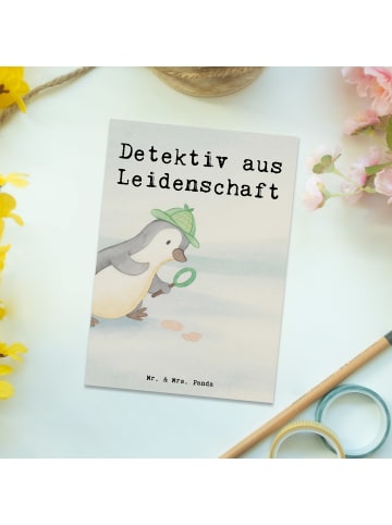 Mr. & Mrs. Panda Postkarte Detektiv Leidenschaft Design mit Spruch in Weiß