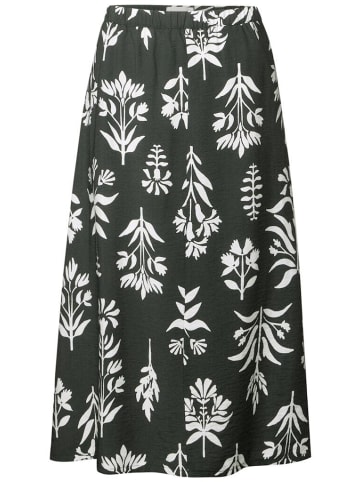 Street One Rock in desert pine green