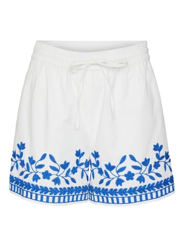 Vero Moda Shorts in Bright White