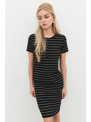 NO MATTER WHAT Kleid in Schwarz gestreift
