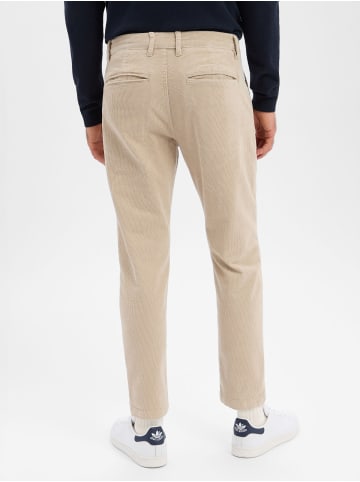 Lindbergh Hose in sand - 0003