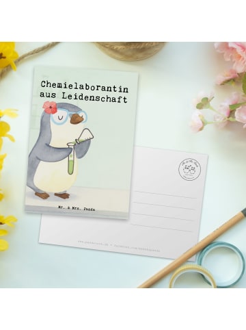 Mr. & Mrs. Panda Ansichtskarte Chemielaborantin Leidenschaft Des... in Weiß
