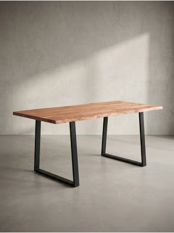 KADIMA DESIGN Esstisch Akazie Industrial-Design, Baumkante, Handarbeit