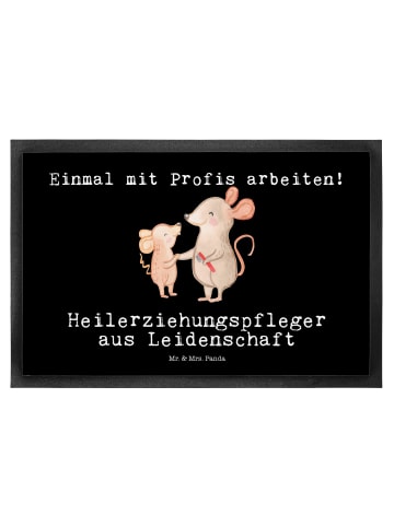 Mr. & Mrs. Panda Fußmatte Heilerziehungspfleger Leidenschaft mit... in Schwarz