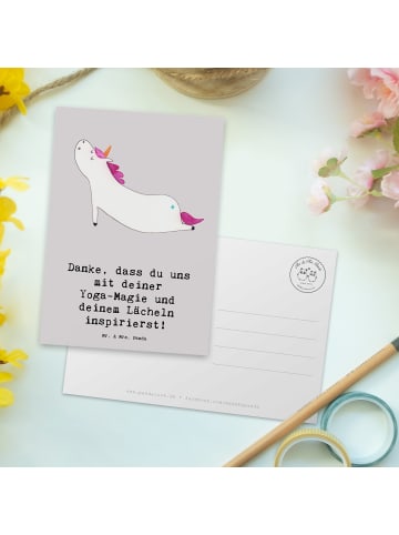 Mr. & Mrs. Panda Postkarte Yoga Trainerin Inspiration mit Spruch in Grau Pastell