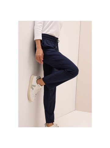 Cecil Hose in urban dark blue