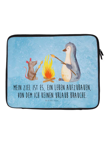 Mr. & Mrs. Panda Laptop Tasche Pinguin Lagerfeuer mit Spruch in Eisblau