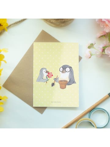 Mr. & Mrs. Panda Grußkarte Pinguin Opa Blumen pflanzen ohne Spruch in Gelb Pastell