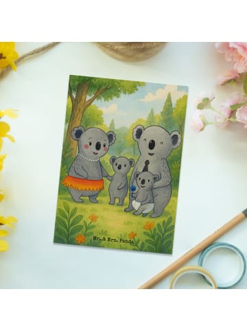 Mr. & Mrs. Panda Ansichtskarte Koala Familie Design ohne Spruch in Weiß