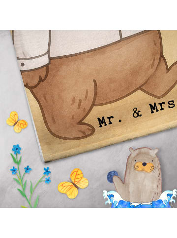 Mr. & Mrs. Panda Handtuch Beamtin Leidenschaft Design mit Spruch in Weiß