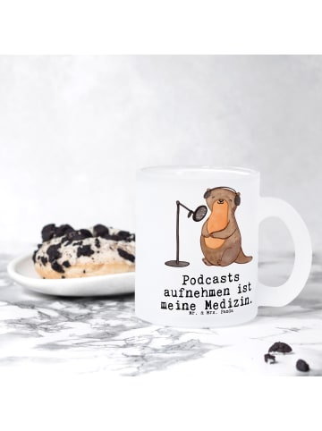 Mr. & Mrs. Panda Pott Otter Podcast aufnehmen mit Spruch in Transparent