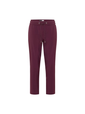 Cecil Hose in mulberry red