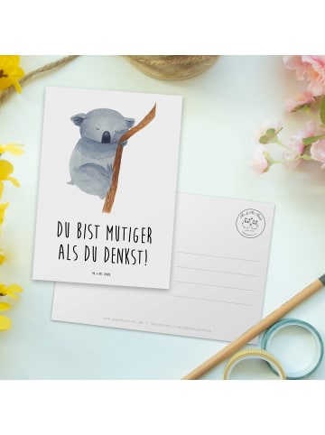 Mr. & Mrs. Panda Postkarte Alleine schlafen lernen Mutiger als g... in Weiß