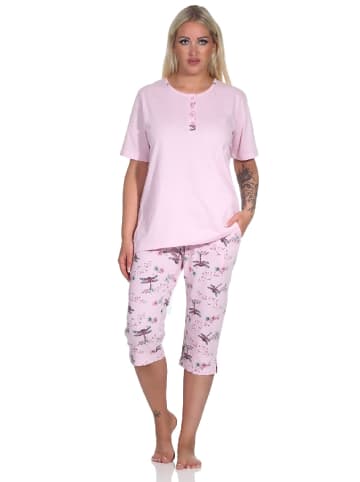 NORMANN Schlafanzug kurzarm Pyjama Capri Pyjamahose floralem Alloverprint in rosa