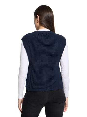 Betty Barclay Grobstrickjacke ohne Arm in dunkelblau