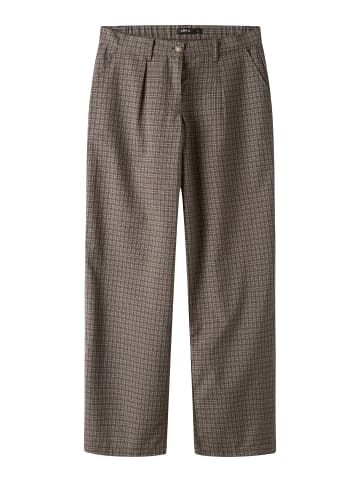name it Hose in Chocolate Brown