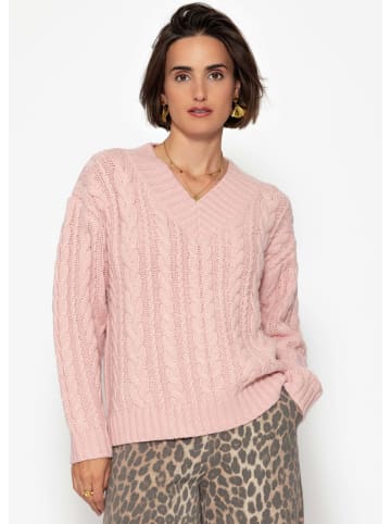 SASSYCLASSY Zopfstrickpullover mit V-Ausschnitt in Rosa