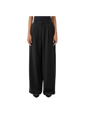 Q/S designed by Hose in Schwarz