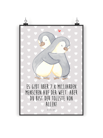 Mr. & Mrs. Panda Poster Pinguine Kuscheln mit Spruch in Grau Pastell