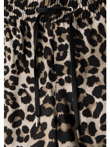 Street One Capri in Black