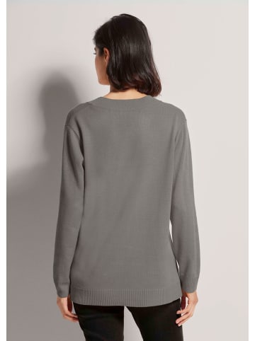 MADELEINE Glattstrick-Pullover mit V-Ausschnitt in graphit / wollweiß / melange