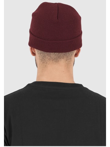  Flexfit Beanies in maroon