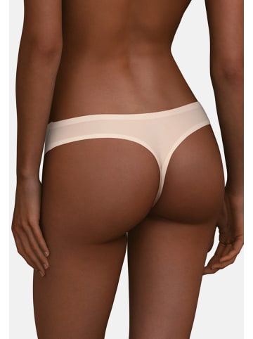 Chantelle String Soft Stretch in Golden beige