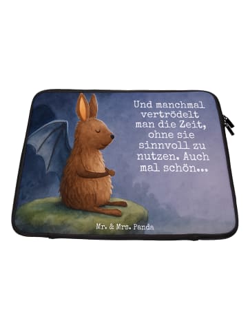 Mr. & Mrs. Panda Laptop Tasche Fledermaus Sitzen Design mit Spruch in Weiß