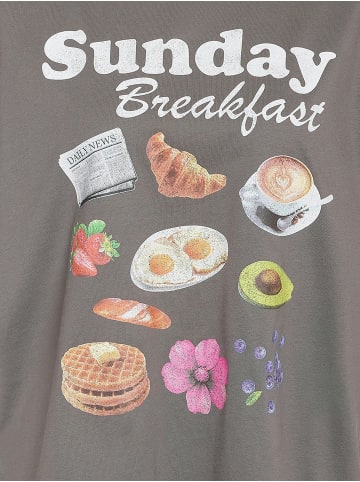 Noisy may Oversize T-Shirt mit Frühstücksmotiven und Sunday Breakfast Print in Grau