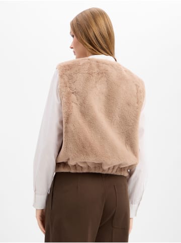 Marie Lund Weste in braun - 0001