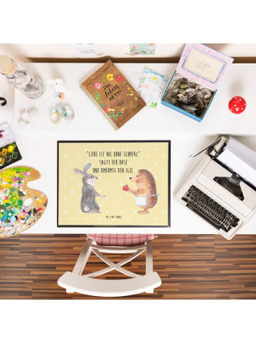 Mr. & Mrs. Panda schreibtischunterlage Hase Igel mit Spruch in Gelb Pastell