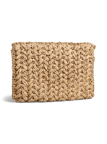 Pieces Clutch in Nature