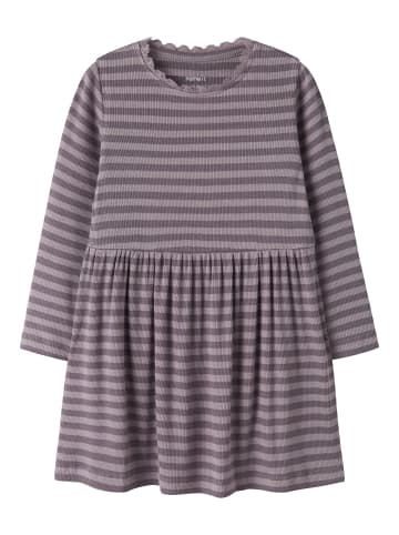 name it Kleid in Purple Dove1